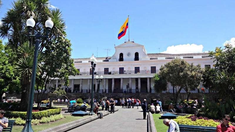 Departamento Junto A La Basilica Voto Nacional - Quito Apartment Exterior photo